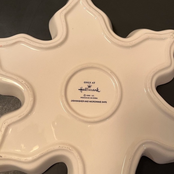 Ceramic Snowflake Dish by Hallmark - Picture 3 of 5